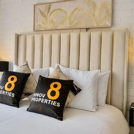 Canal Side Luxury In Centre Sleeps 3 Leeds (West Yorkshire)