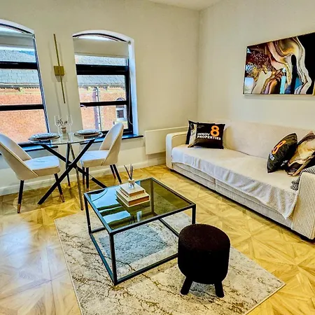 Апартаменти Canal Side Luxury In Centre Sleeps 3 *