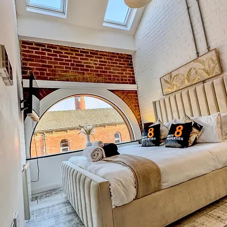 Canal Side Luxury In Centre Sleeps 3 Лідс