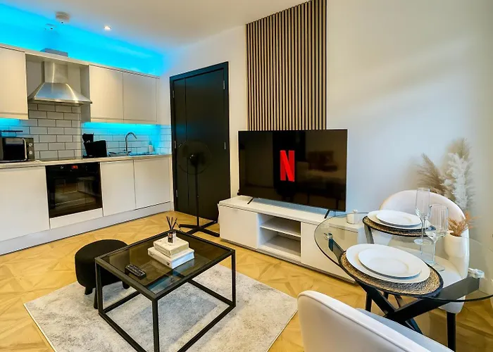 Canal Side Luxury In Centre Sleeps 3 Апартаменти