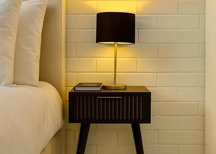 Апартаменти Canal Side Luxury In Centre Sleeps 3 Лідс