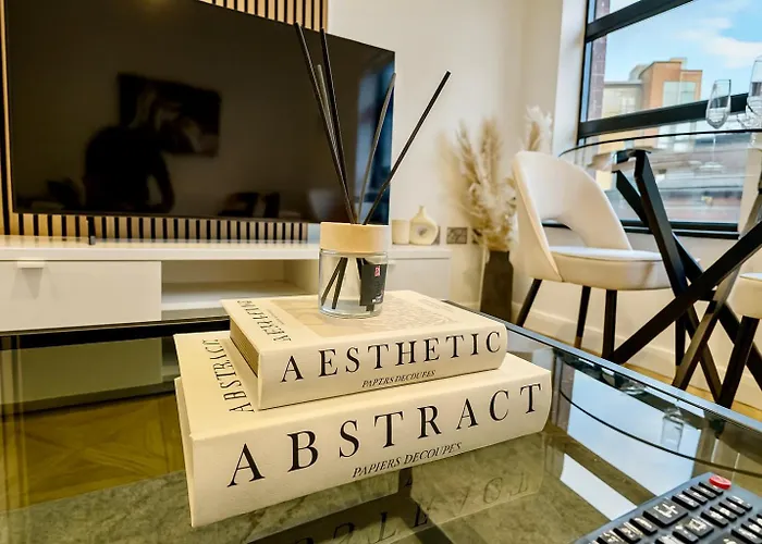 Апартаменти Canal Side Luxury In Centre Sleeps 3 Лідс