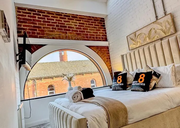 Canal Side Luxury In Centre Sleeps 3 Лідс